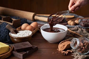 Chocolate pudding and ingredients