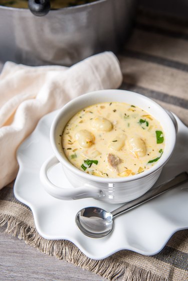 Olive Garden\'s Creamy Chicken Gnocchi Soup Recipe