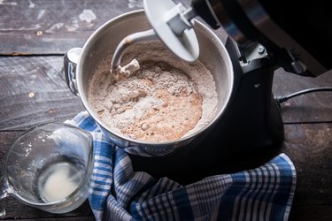Copycat Recipe for Cheesecake Factory\'s Honey Oat Bread