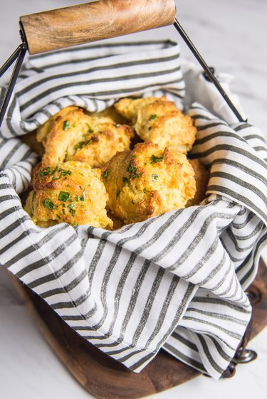 Copycat Red Lobster\'s Cheddar Biscuits Recipe