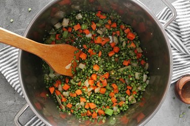 Combine split peas and vegetables