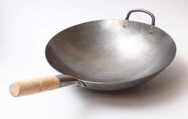 Craft Wok Traditional Hand-Hammered Carbon Steel Pow Wok
