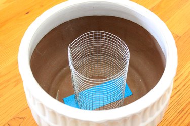 cylinder in pot